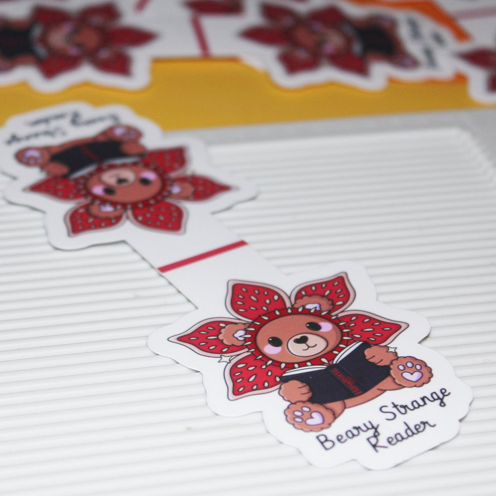 Beary Strange Reader – Cute Magnetic Bookmark